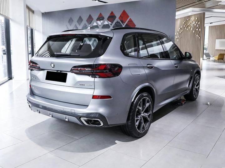 X5 2026 xDrive 40Li M M Sport Night Package photo 5