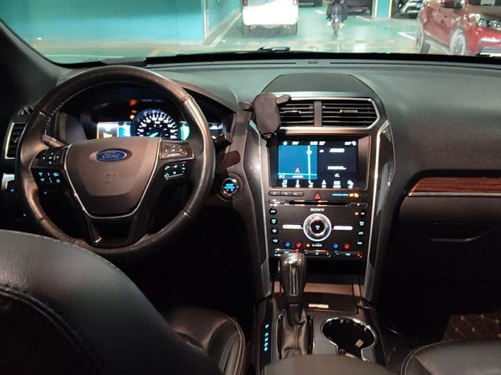 Explorer Imported 2018 3.5T Elite photo 6