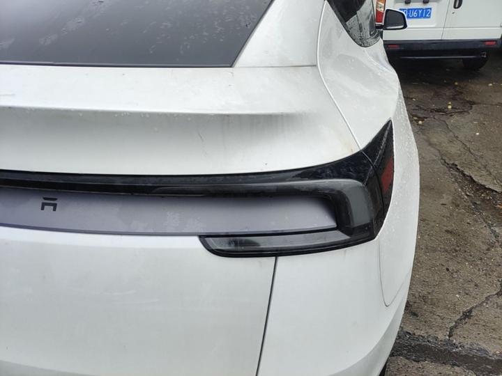 Model Y 2025 RWD photo 7