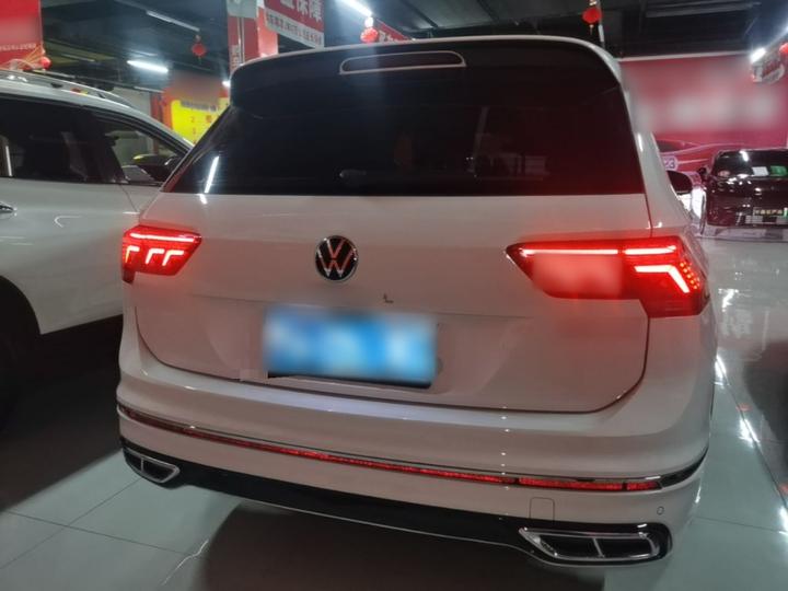 Tiguan L 2023 Facelift 330TSI AT RWD R-Line photo 3