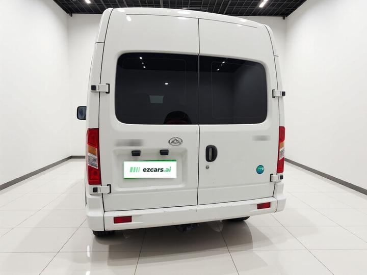 MAXUS V80 2025 Value 2.0T MT Short Wheelbase 127Ps 5/6-Seater photo 5