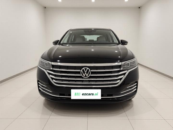 Viloran 2022 380TSI Premium photo 2