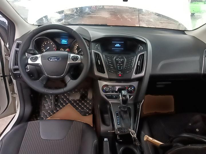 Focus 2012 Sedan 1.6L AT photo 5