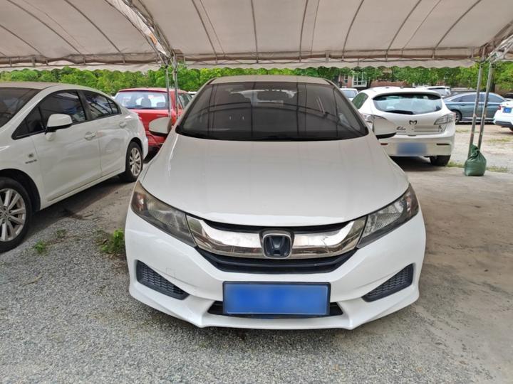 2018 1.5L CVT Comfort photo 2