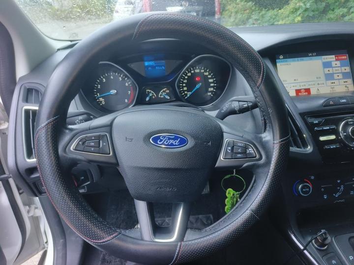 Focus 2015 Hatchback EcoBoost 125 AT photo 7
