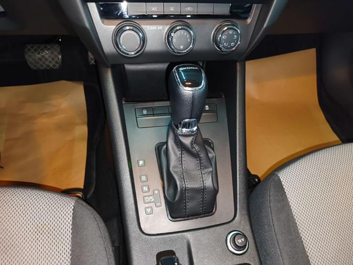 Octavia 2017 Classic 1.6L AT Comfort photo 5