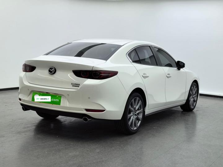 3 Axela 2023 2.0L AT photo 4