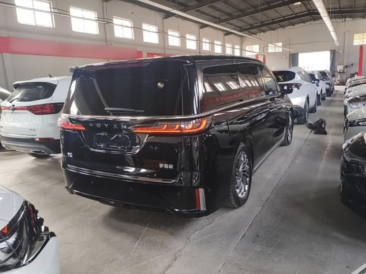 Voyah Dreamer 2024 PHEV Extended Range Flagship photo 4