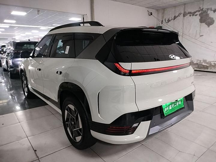 EO 2025 RWD TECH 64.2kWh photo 4
