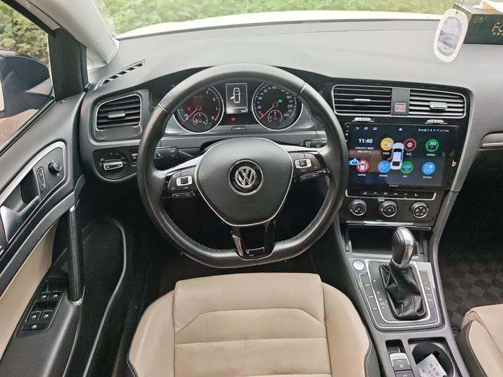 Golf 2017 230TSI AT Luxury Anniversary Edition photo 3