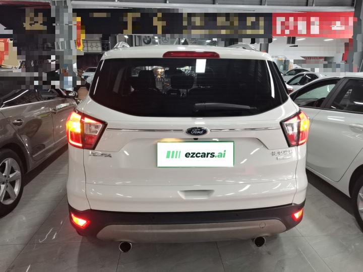 Kuga 2018 EcoBoost 180 RWD photo 3