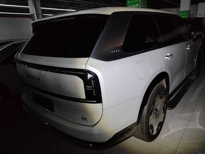 9X 2025 Ultra 70kWh 6-Seater photo 4
