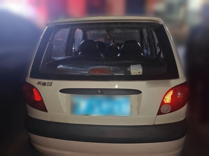 2012 Facelift 1.0L MT P-TEC Standard photo 5