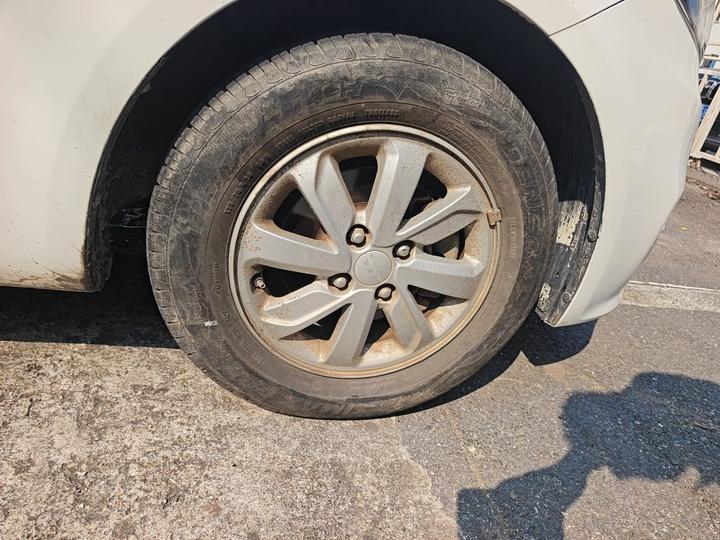K2 2015 Sedan 1.4L MT GLS photo 8