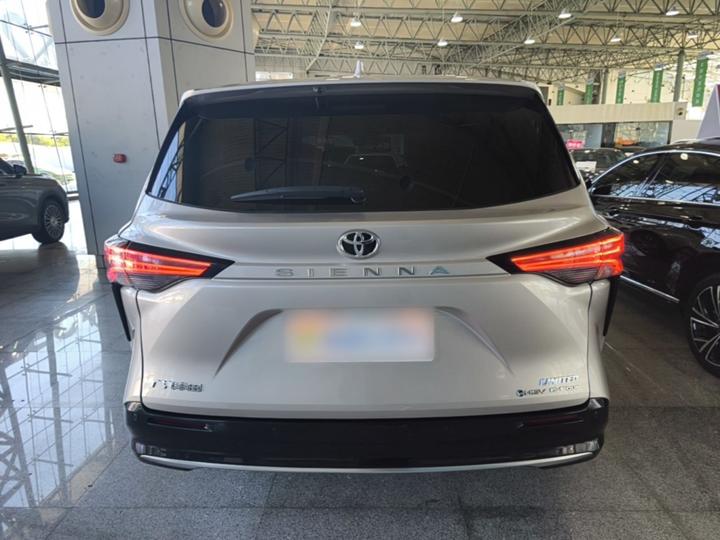 Sienna 2024 2.5L Hybrid AWD Premium photo 5