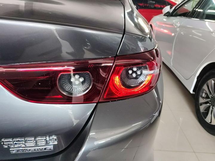 3 Axela 2021 2.0L AT photo 7