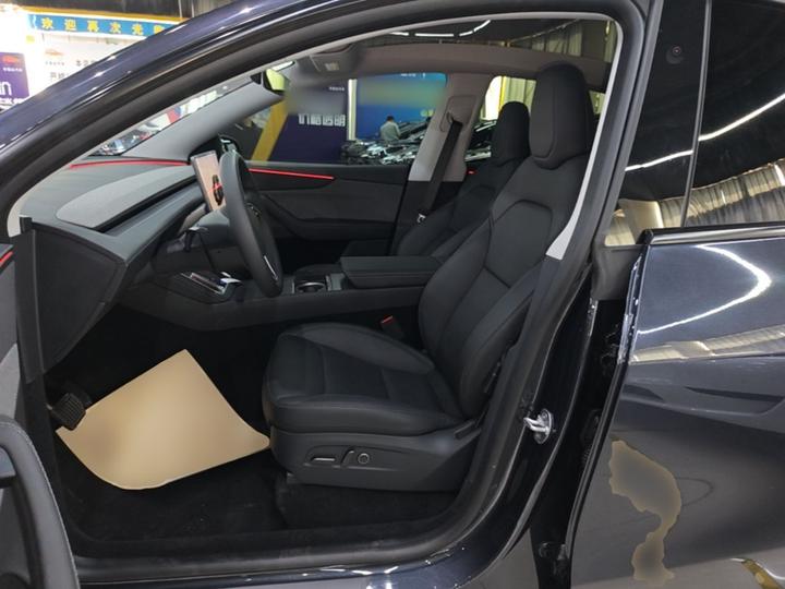 Model Y 2025 RWD photo 7