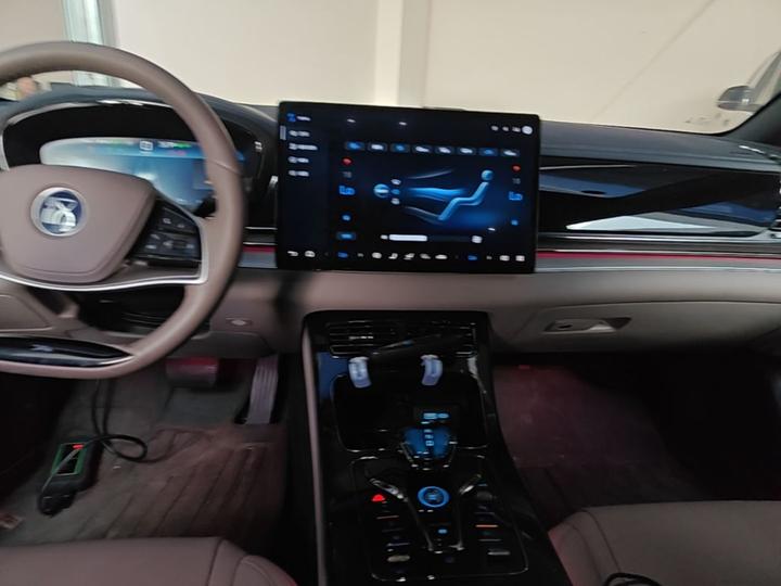 Han 2025 DM-i 125KM Premium photo 8
