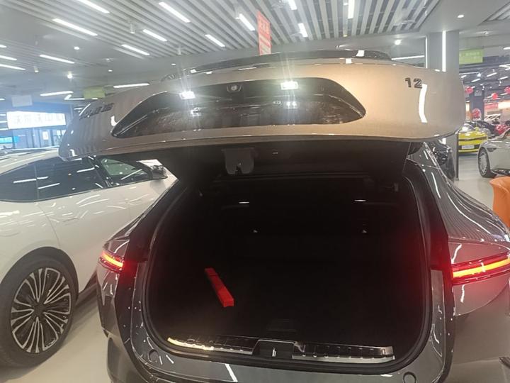 12 2025 Facelift Ultra EREV photo 8