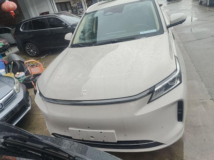 Bluelectric E5 PLUS 2026 Standard Range AWD Performance Ultra photo 2