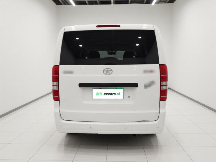 Refine M3 2015 1.6L Luxury photo 5