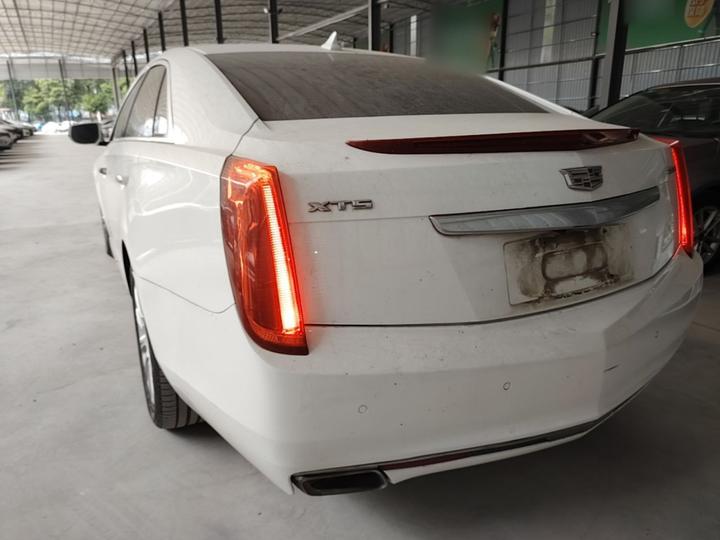XTS 2016 28T Tech photo 4