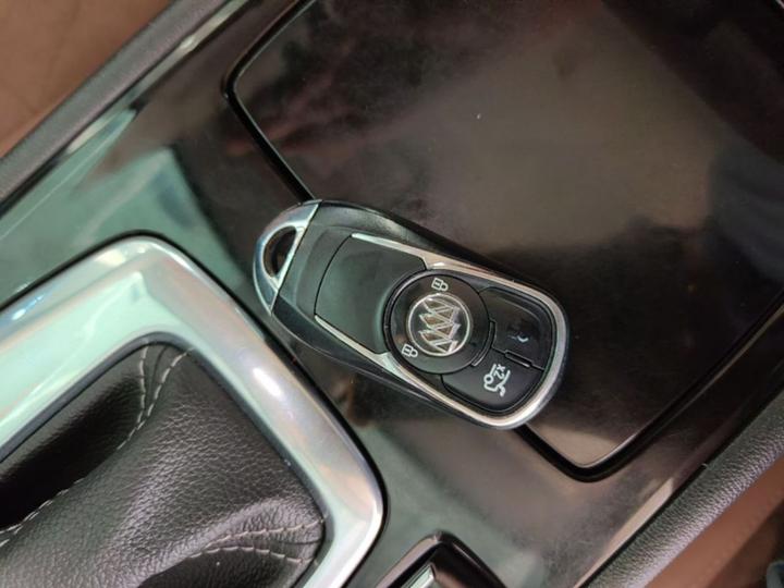 Regal 2019 20T Elite China VI photo 8