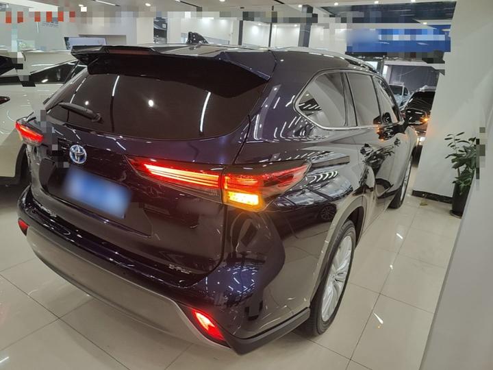 Highlander 2022 Hybrid 2.5L AWD Premium 7-Seater photo 4