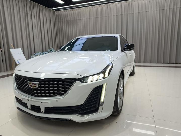 CT5 2022 28T Luxury