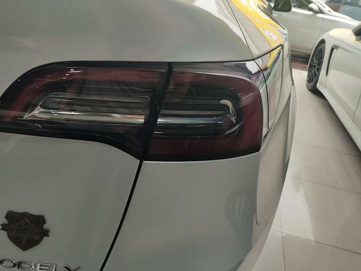 Model Y 2024 RWD photo 7