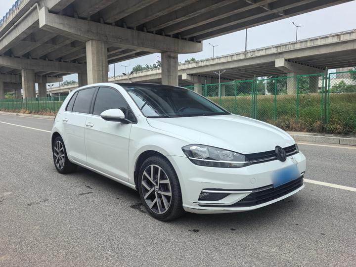 Golf 2018 230TSI AT Luxury photo 3
