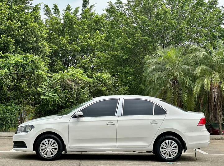 Santana 2016 1.6L AT photo 3