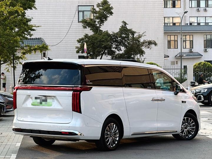 2025 AWD 9 photo 4