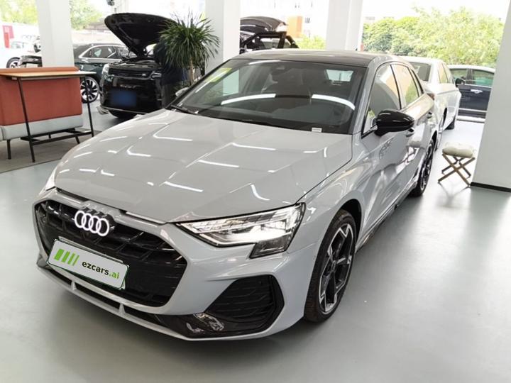 A3 2026 Sportback 35TFSI Flying Spur Exclusive + Luxury