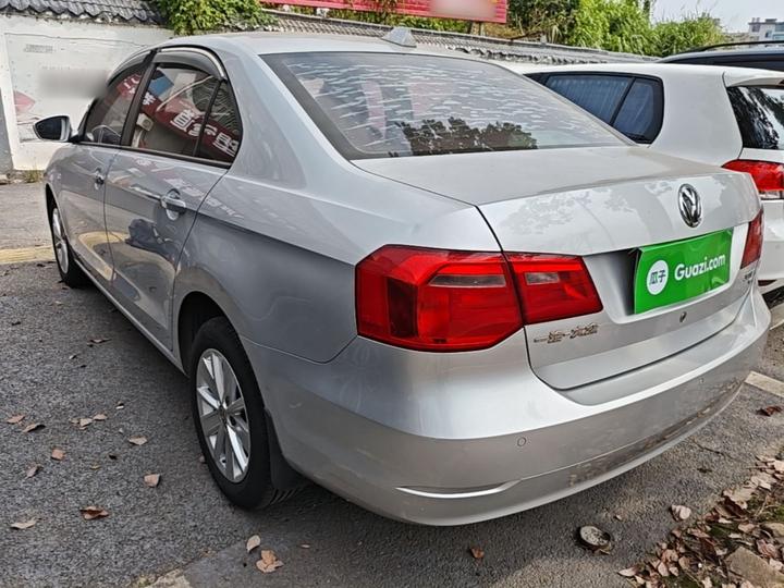 2015 1.6L AT Comfort photo 4