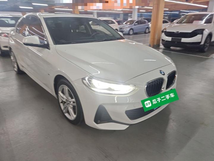 1 Series 2019 118i M Sport Package photo 3