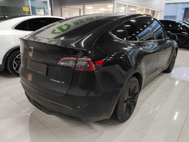 Model Y 2022 Facelift RWD photo 4