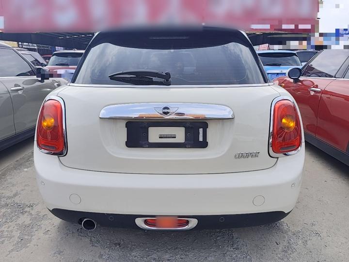2015 1.5T COOPER Fun 5-Door photo 3