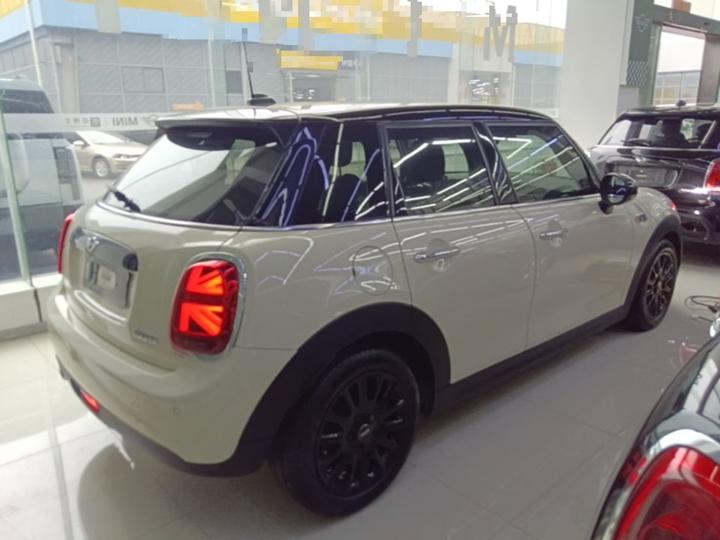 2018 1.5T COOPER Classic 5-Door photo 4