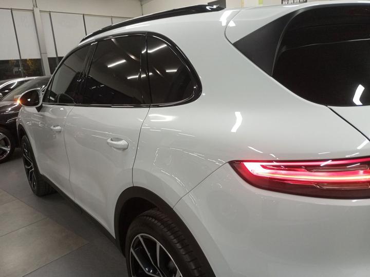 Cayenne Parallel Import photo 3