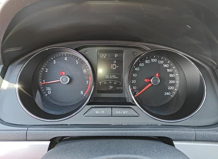 2015 1.6L AT Comfort photo 6