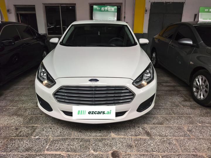 Escort 2019 Facelift 1.5L AT China VI photo 2