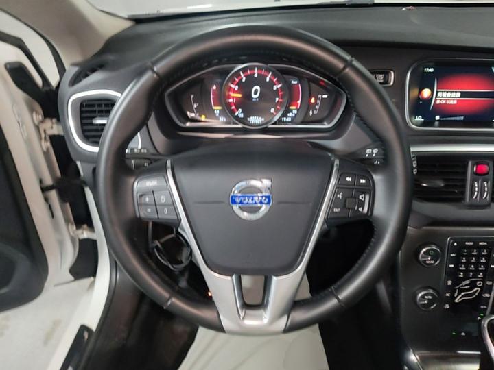 V40 2016 T3 photo 6