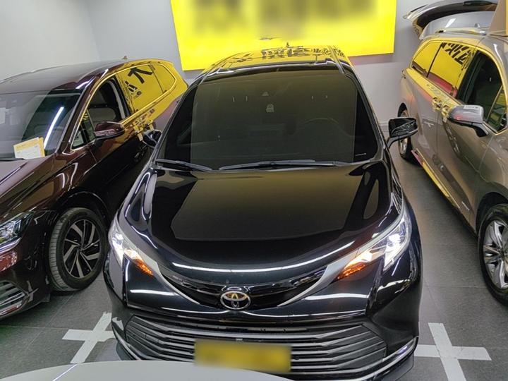 Sienna 2024 2.5L Hybrid Premium photo 2