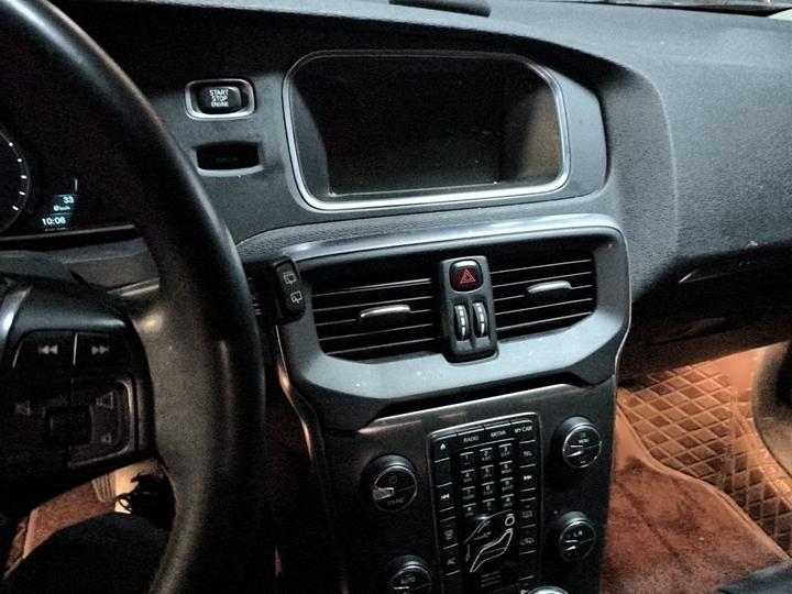 V40 2014 2.0T photo 5