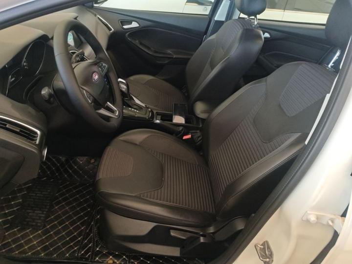 Focus 2017 Sedan EcoBoost 180 AT Elite photo 6