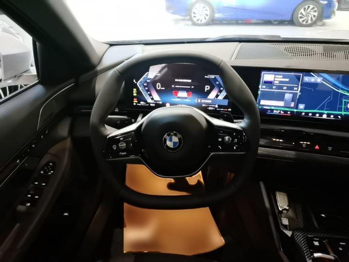 5 Series 2024 530Li Leading Luxury photo 6