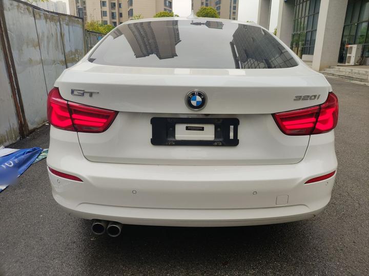 3 SeriesGT 2018 320i Fashion photo 3