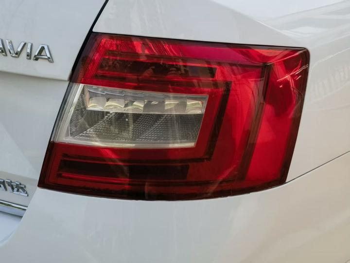 Octavia 2017 1.6L AT photo 7