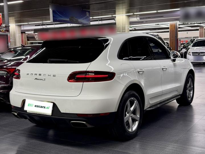 2017 Macan 2.0T photo 2